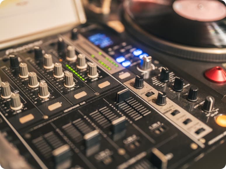 バースマイルライフのDJ ブース